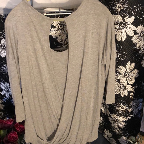 Top - Picture 2 of 3